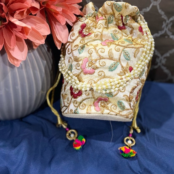 Potli bag for wedding or occasions - Picture 5 of 5